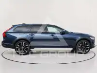 2022 Volvo V90