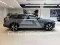 2022 Volvo V90