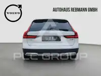 2022 Volvo V90