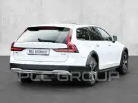 2022 Volvo V90