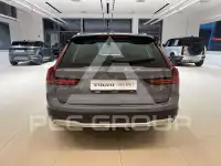 2022 Volvo V90