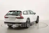 2022 Volvo V90