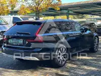 2022 Volvo V90