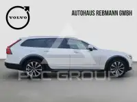 2022 Volvo V90