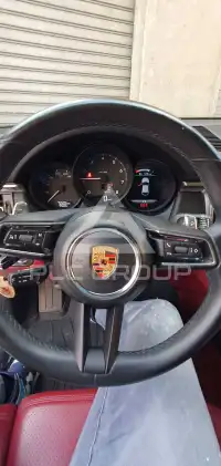 2022 Porsche MACAN