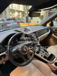 2022 Porsche MACAN