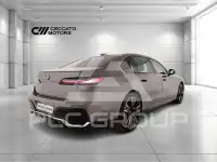 2023 BMW 740