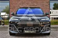 2023 BMW 750