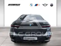 2023 BMW 760