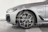2023 BMW 530