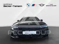 2023 BMW 530