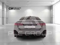 2023 BMW 550