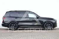 2023 BMW X7