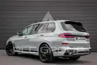 2023 BMW X7