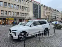 2023 BMW X7
