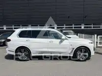 2023 BMW X7