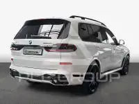 2023 BMW X7