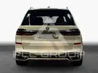 2023 BMW X7