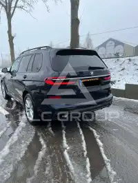 2023 BMW X7