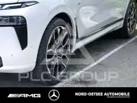 2023 BMW X7