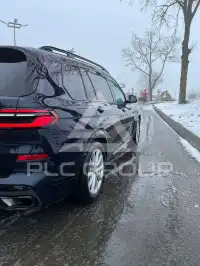 2023 BMW X7