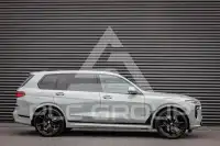 2023 BMW X7