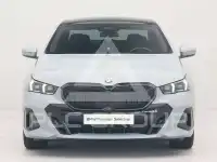 2023 BMW 520