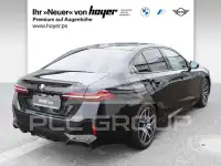 2023 BMW 520