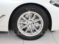 2023 BMW 520