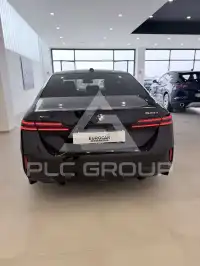 2023 BMW 520