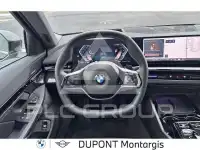 2023 BMW 520