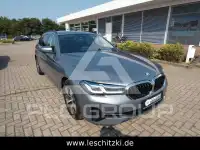 2023 BMW 520
