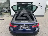 2023 BMW 318