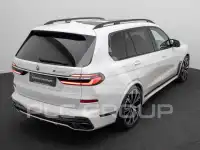 2023 BMW X7
