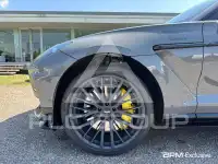 2024 Aston Martin DBX