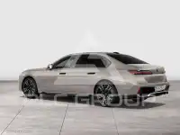 2025 BMW 740