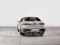 2025 BMW 740