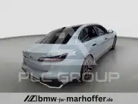 2025 BMW 740