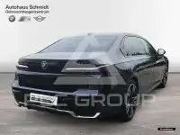 2025 BMW 740