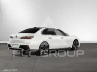 2025 BMW 740