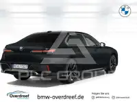 2025 BMW 740