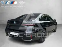 2025 BMW 740
