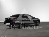 2025 BMW 740