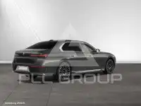 2025 BMW 740