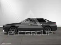 2025 BMW 740