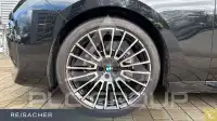 2025 BMW 740