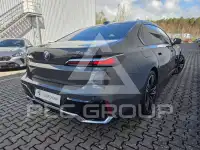 2025 BMW 740