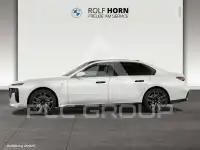 2025 BMW 740