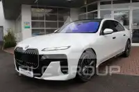 2025 BMW 740