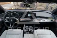 2025 BMW 740